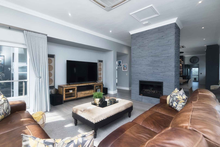 4 Bedroom Property for Sale in Hemel en Aarde Estate Western Cape